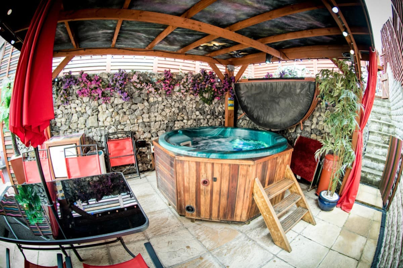 Holiday Cottage with HotTub